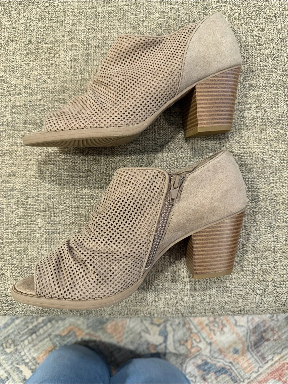 MIA perforated peep